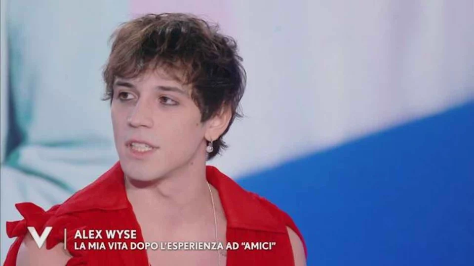 Alex Wyse confessa a chi è dedicato il suo ultimo singolo (e no, non è per l'ex Cosmary)
