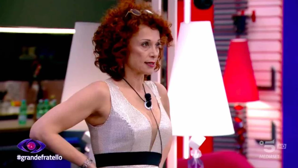 Beatrice Luzzi, è davvero lei a dover fare pace con la Casa?