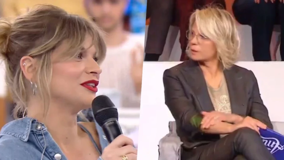 Alessandra Amoroso torna ad Amici: Maria De Filippi si emoziona