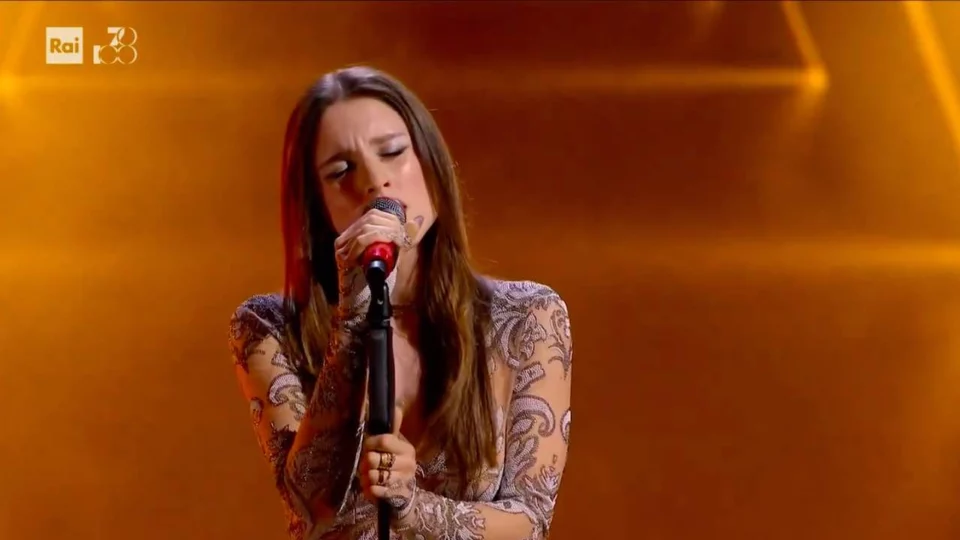 Angelina svela com’è nata la cover de La Rondine: “Non potevo vivere con il rimpianto di non averlo fatto”