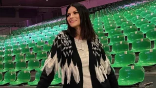 Laura Pausini commenta la sparatoria avvenuta al concerto di Parigi