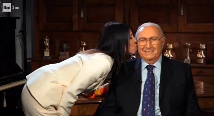 Pippo Baudo ritrova Giorgia: l’emozionante reunion per i 70 anni della TV (VIDEO)