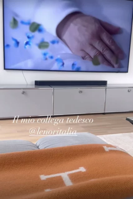 Il costo della coperta che Ilary Blasi ha mostrato sul profilo Instagram