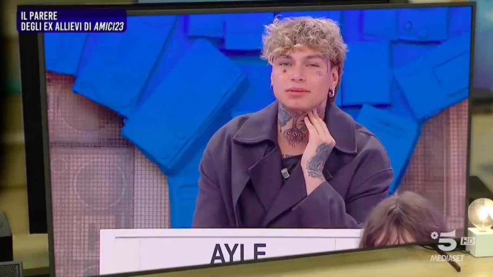 Ad Ayle chiedono chi merita la finale e chi di uscire: la sua risposta
