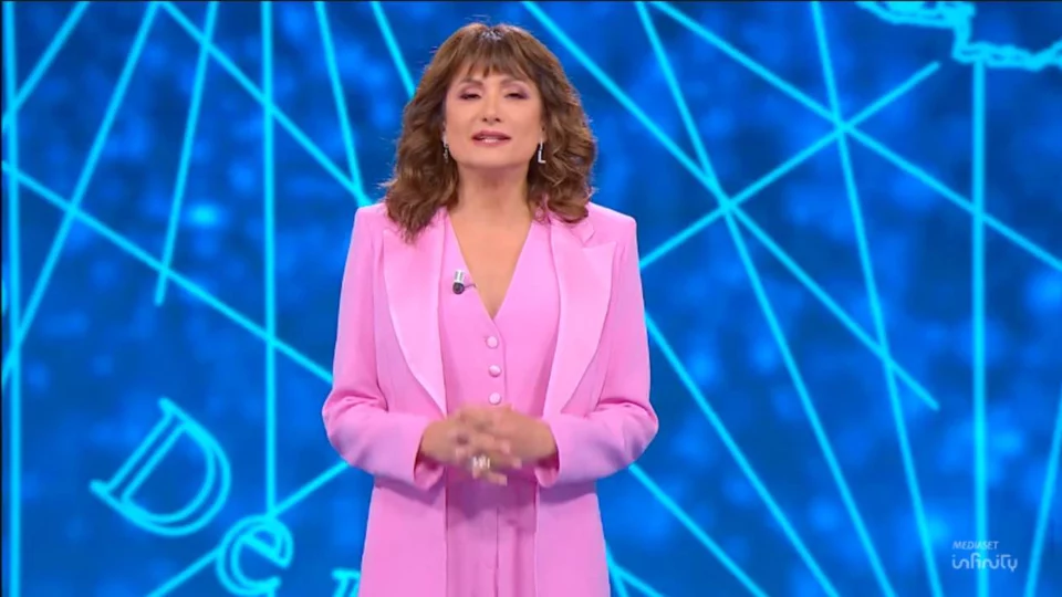 Isola dei Famosi passa alla domenica!