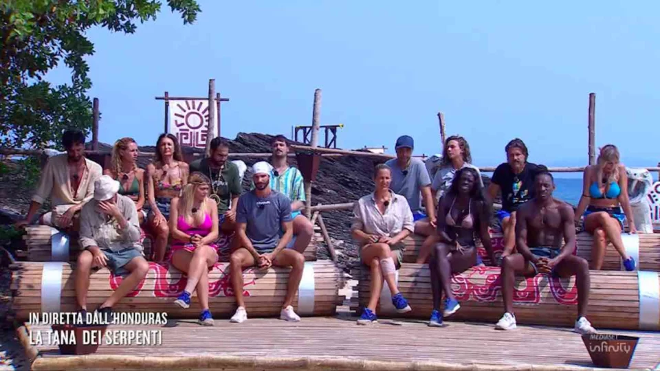 Isola, stanno per arrivare tre nuovi naufraghi (ma conosciamo solo uno di loro)