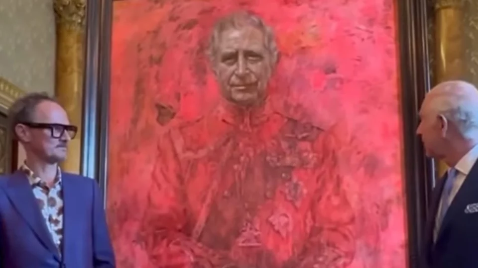 Re Carlo III, primo ritratto nasconde un dettaglio inquietante