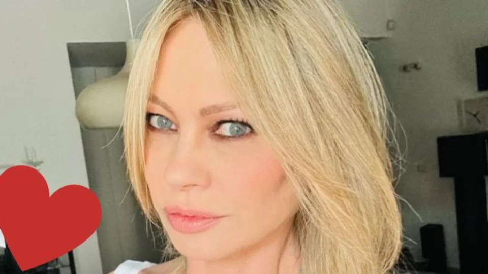 Anna Falchi ritrova l'amore con un giovane psicologo
