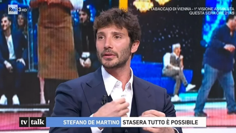 Stefano De Martino accusato di essere raccomandato: la risposta