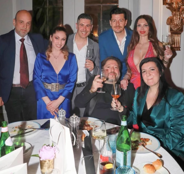 Donatella con i The Coniugi, Massimo Falsetta con consorte e altri amici
