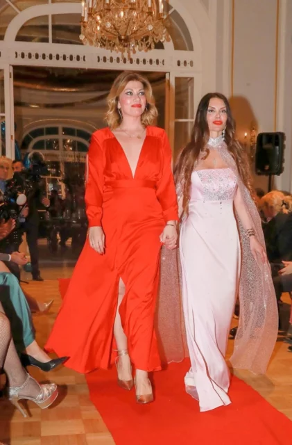 Donatella sfilata con Silvia Actis Perino
