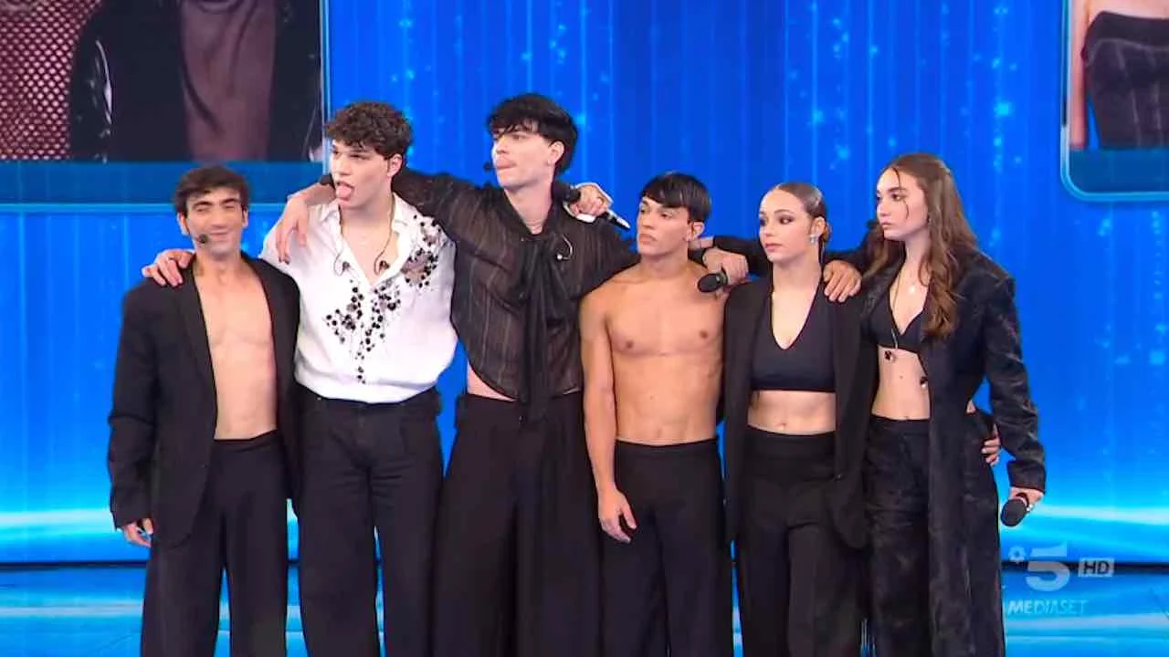 Semifinale Amici 24, due allievi si aggiudicano un importante premio da 10.000 Euro Semifinale Amici 24, due allievi si aggiudicano un importante premio da 10.000 Euro