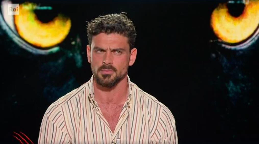 Victoria Cabello smonta Michele Morrone: “Lui il più bravo attore dopo Borghi? Per me un cane”