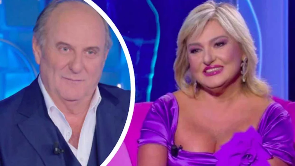 Gerry Scotti punge Monica Setta dopo l'imitazione al GialappaShow: “E fatti due risate”