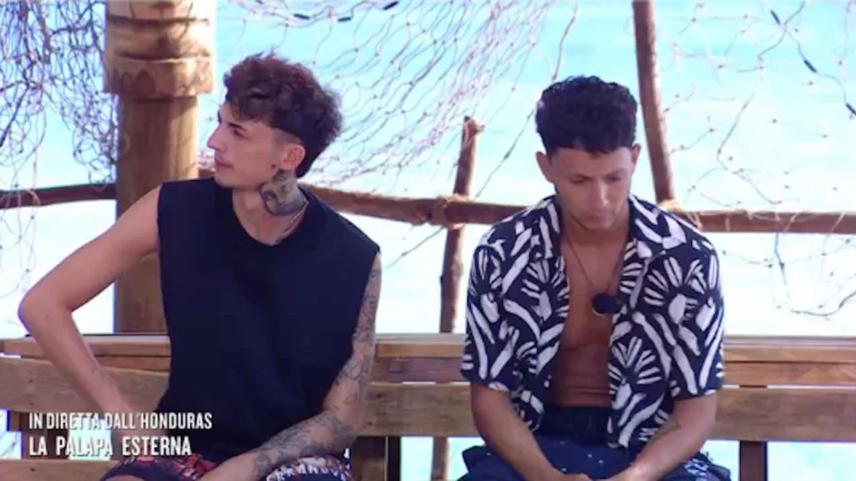 Isola dei Famosi, Spadino e Nunzio si ritirano dopo l'infrazione