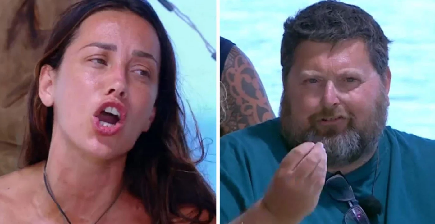 La Palapa si infiamma, scontro tra Teresanna e Adinolfi che supera il limite: “Finta giovane!” La Palapa si infiamma, scontro tra Teresanna e Adinolfi che supera il limite: “Finta giovane!”