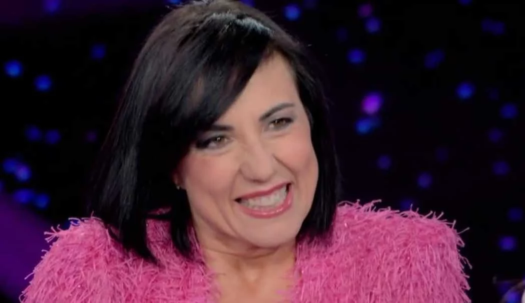 L’ex Non è la Rai Pamela Petrarolo torna a fare musica, in uscita il singolo “Fuori di testa”