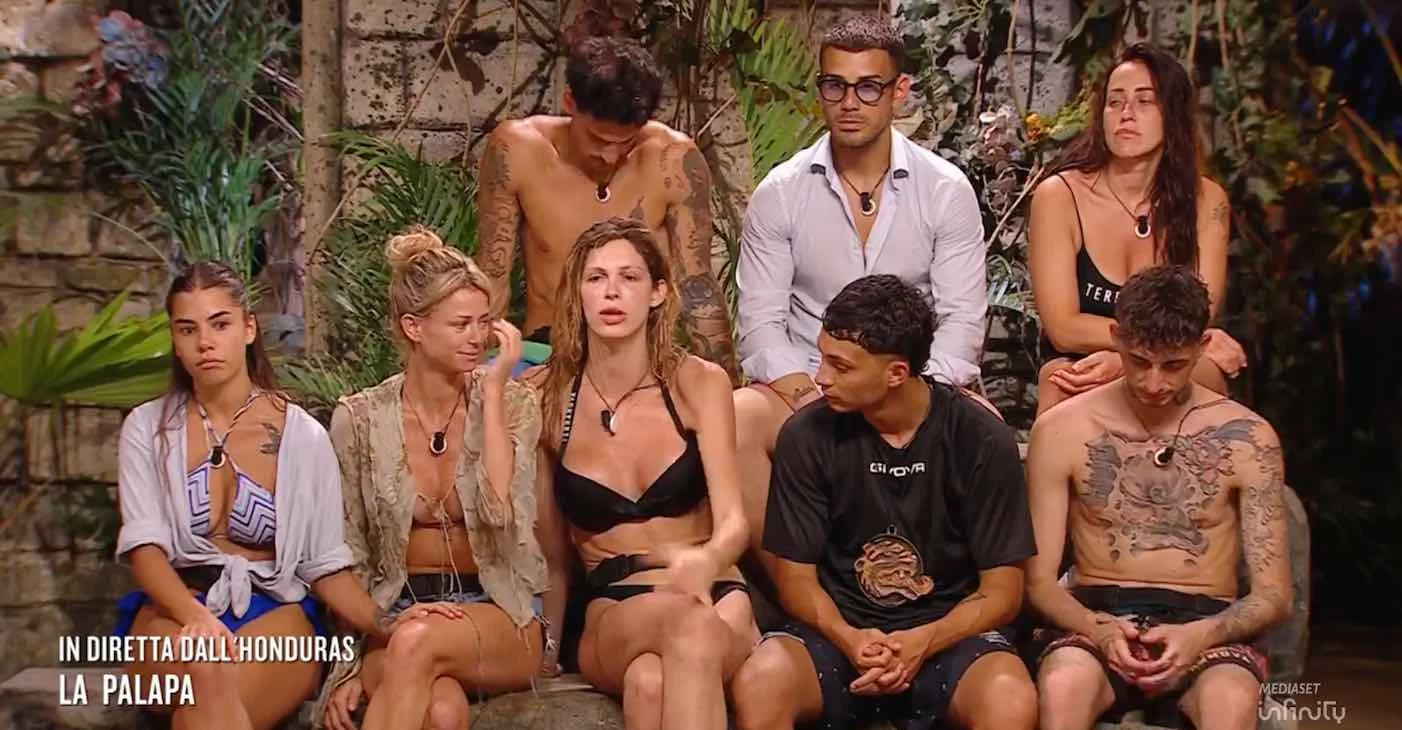 Isola dei Famosi, sarebbe già nata la prima coppia Isola dei Famosi, sarebbe già nata la prima coppia