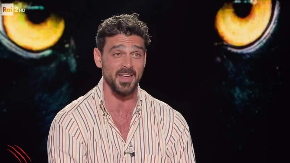 Michele Morrone parla del tatuaggio che ha nelle parti intime