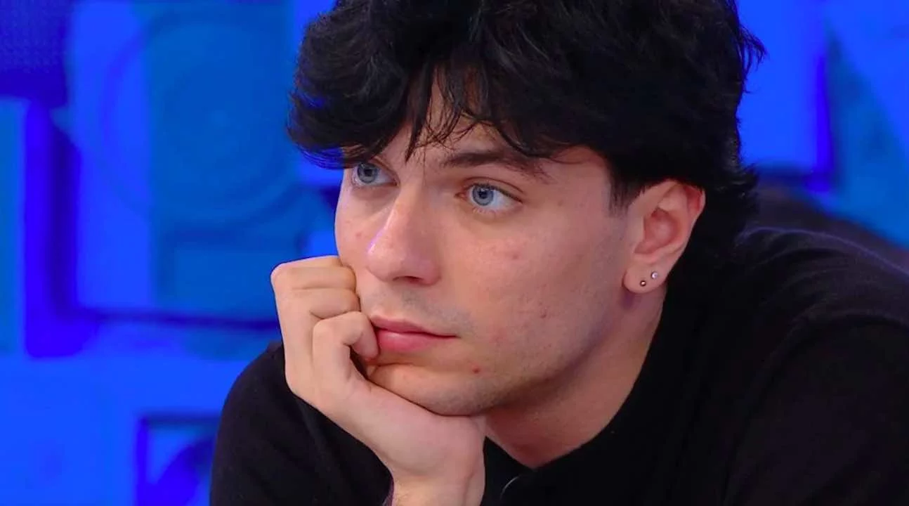 trigno parte per il suo primo tour e per incontrarlo prima del concerto bisogna sborsare più di 100 euro