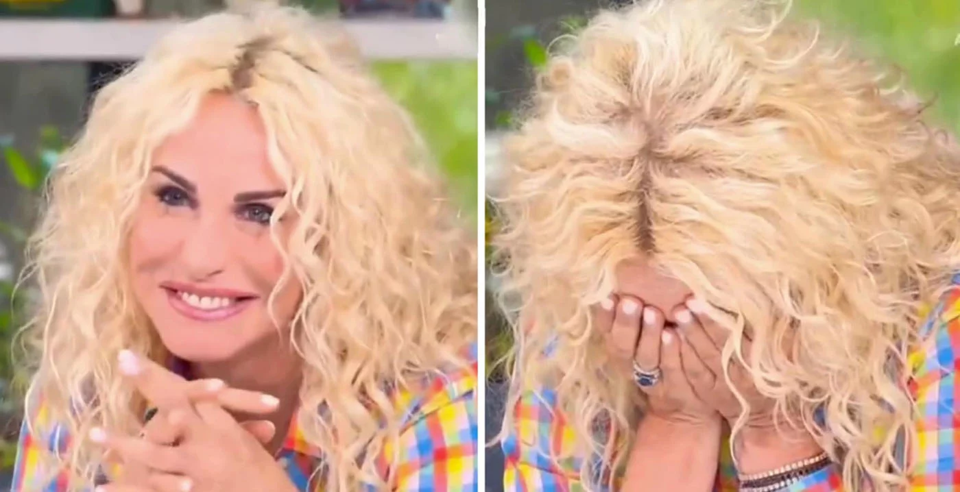 Antonella Clerici non trattiene le risate e si accascia sul bancone per una battuta a doppio senso (VIDEO) Antonella Clerici non trattiene le risate e si accascia sul bancone per una battuta a doppio senso (VIDEO)