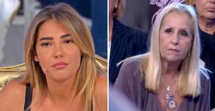 botta e risposta al vetriolo tra martina de ioannon e rosy di ued il tuo parere non interessa a nessuno da Novella2000.it botta e risposta al vetriolo tra martina de ioannon e rosy di ued il tuo parere non interessa a nessuno