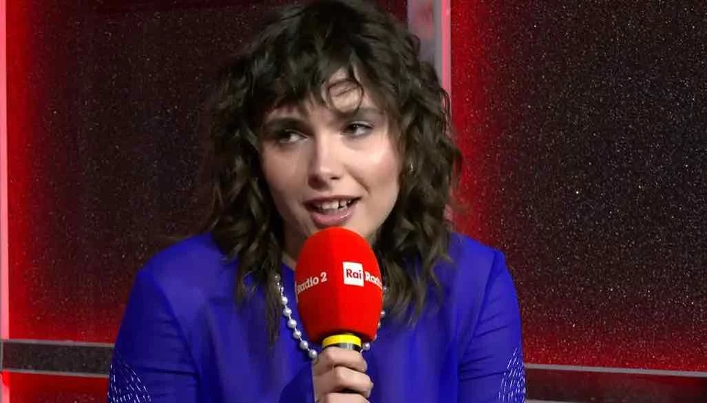 “Basta intasare l’arte di me**a, preferisco essere dimenticata”: il duro sfogo di Madame contro i tormentoni