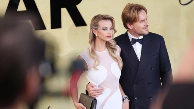 Christopher Aleo e Simona Jakstaite tra gli ospiti della cena di gala AmfAR a Cannes: eleganza e impegno sociale sotto i riflettori internazionali