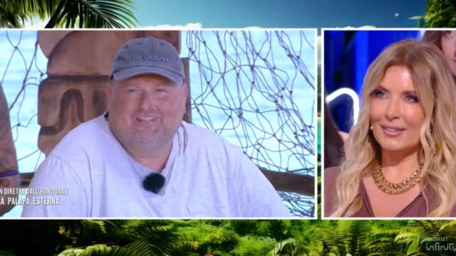 Selvaggia Lucarelli stronca Mario Adinolfi in diretta