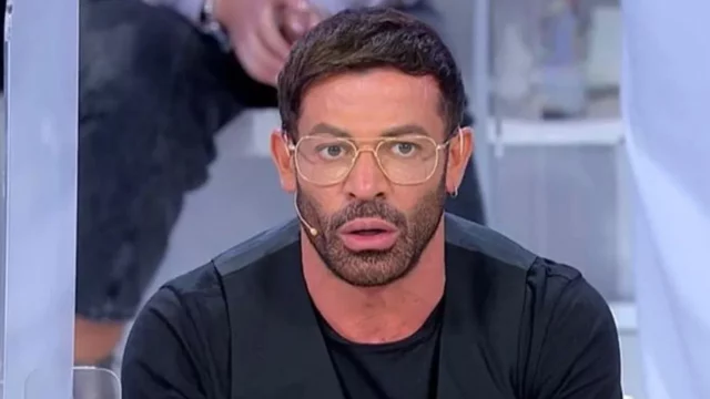 Uomini e Donne, Gianni Sperti potrebbe essere il nuovo tronista