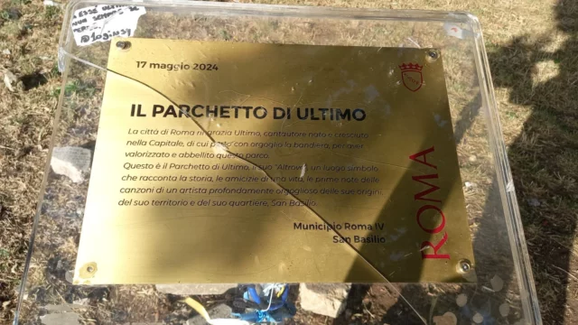 Vandalizzato il parchetto dedicato a Ultimo