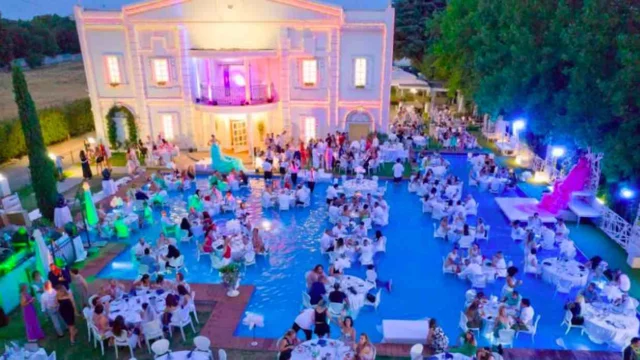 Villa ReNoir, torna la cena sull'acqua più iconica al mondo
