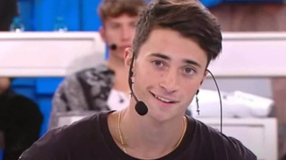 Amici, l'ex allievo Christian Stefanelli annuncia il suo primo singolo