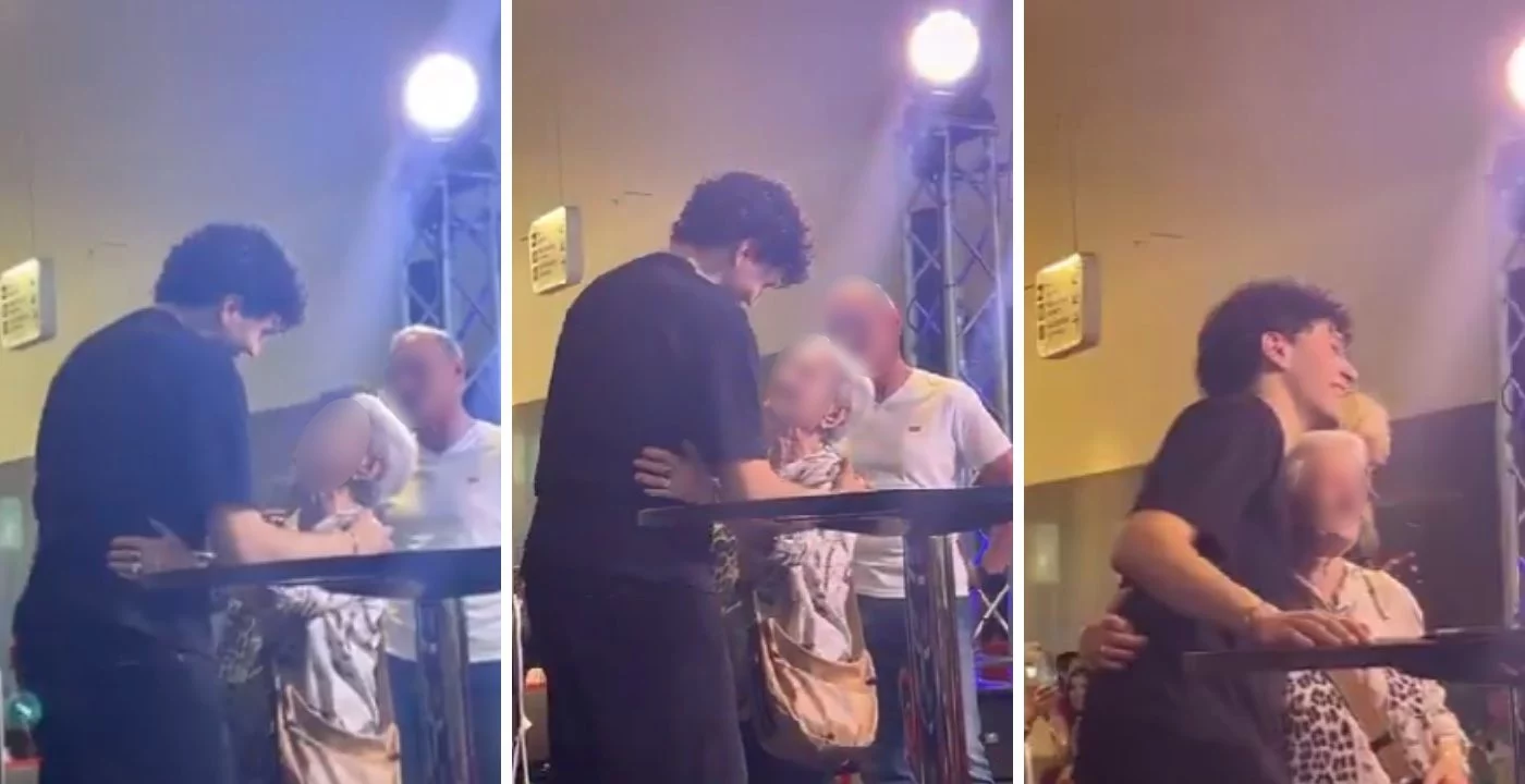 Nicolò Filippucci ha fan di ogni età! L’abbraccio con questa anziana signora fa commuovere (VIDEO)