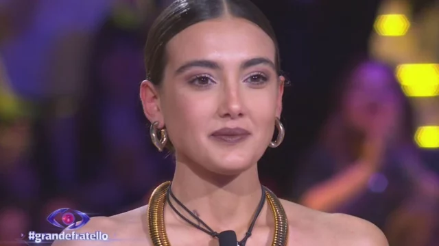 Zeudi Di Palma fidanzata con un uomo? Lei interviene e minaccia diffide