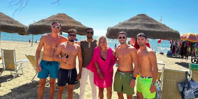 A Lido Domizia da sx Giuseppe Della Corte,Salvatore Desideri, Mario Balletta,Barbara Carere, Giuliano Desideri e Gianni Pisano