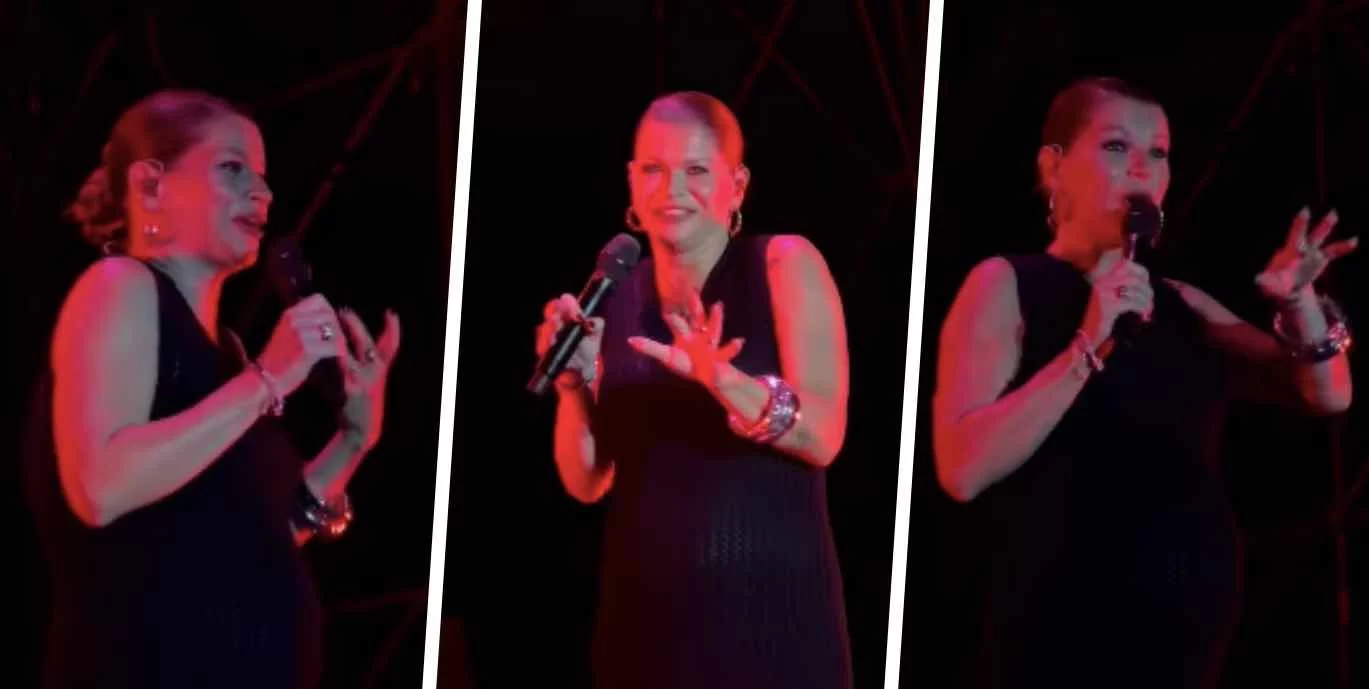 Alessandra Amoroso dimentica il testo della canzone durante il concerto, il video è esilarante