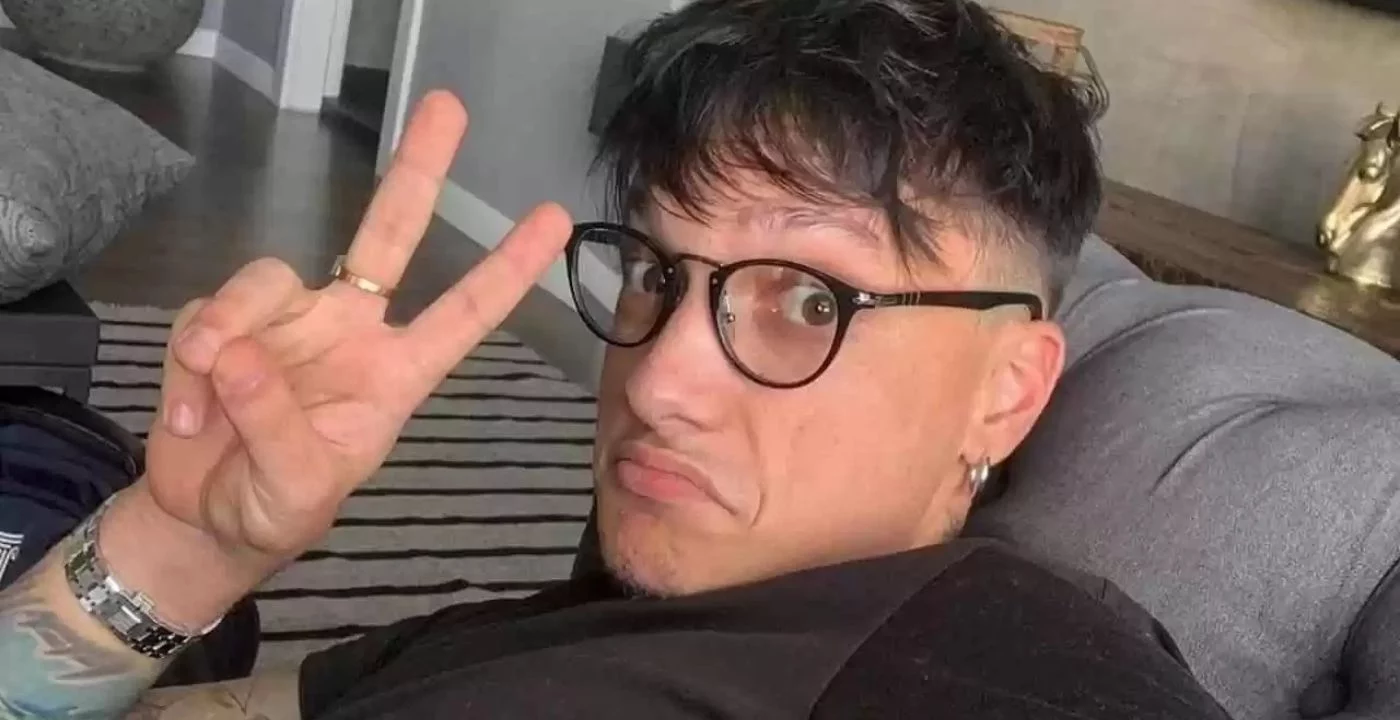 Ultimo lancia una nuova stoccata ai giornalisti durante il suo concerto sold out a San Siro