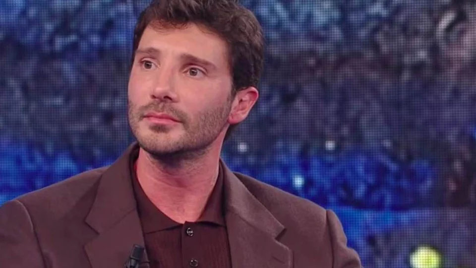 Stefano De Martino video rubati scoperto follower