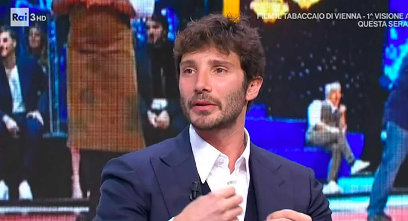 Cosa rischia chi condivide il video privato di Stefano De Martino