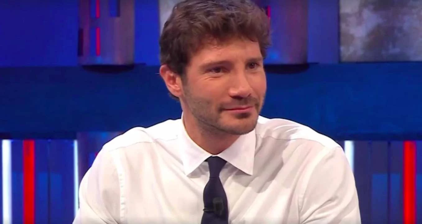 Aria di convivenza tra Stefano De Martino e la nuova fiamma Caroline: “Lui sembra fare sul serio”