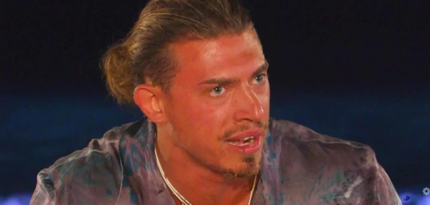 Simone di Temptation Island ci ricasca! Sorpreso in discoteca con altre ragazze (e non c’è Sonia)