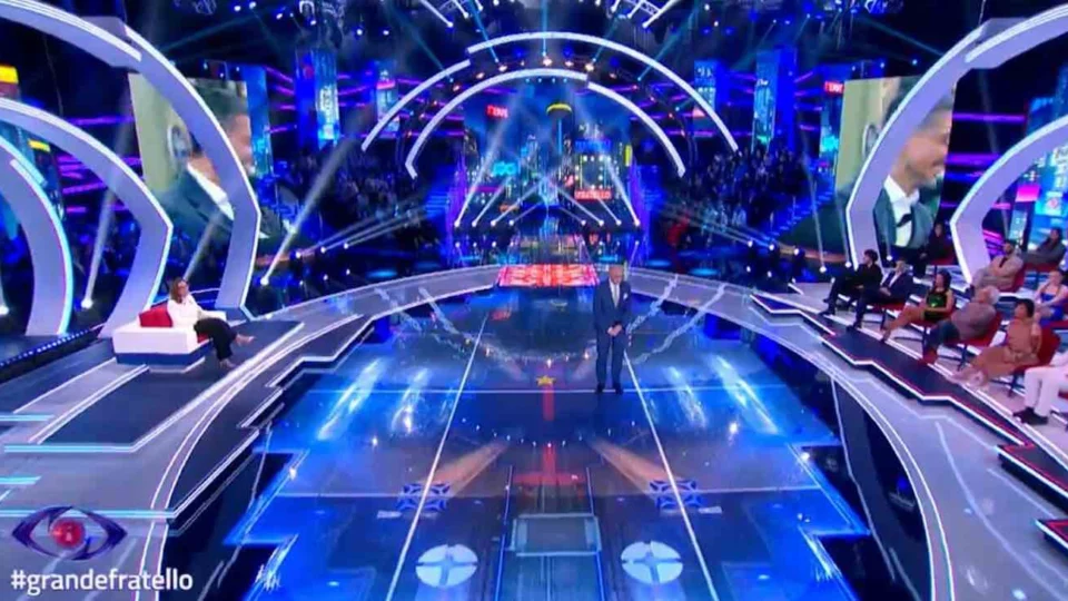 Grande Fratello, Simona Ventura chiama alcuni ex concorrenti