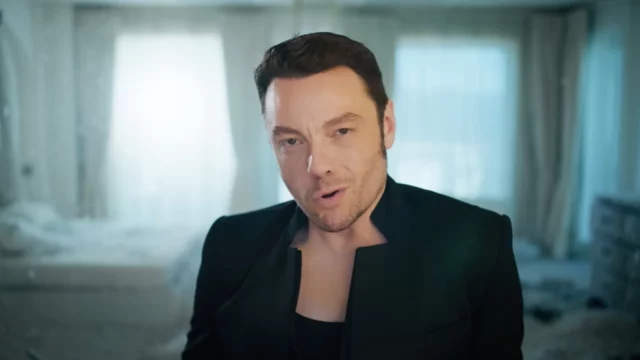 Tiziano Ferro dopo il divorzio torna con la canzone Cuore Rotto
