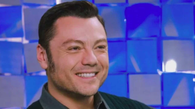 Tiziano Ferro pubblica il suo nuovo album: titolo, copertina e quando esce