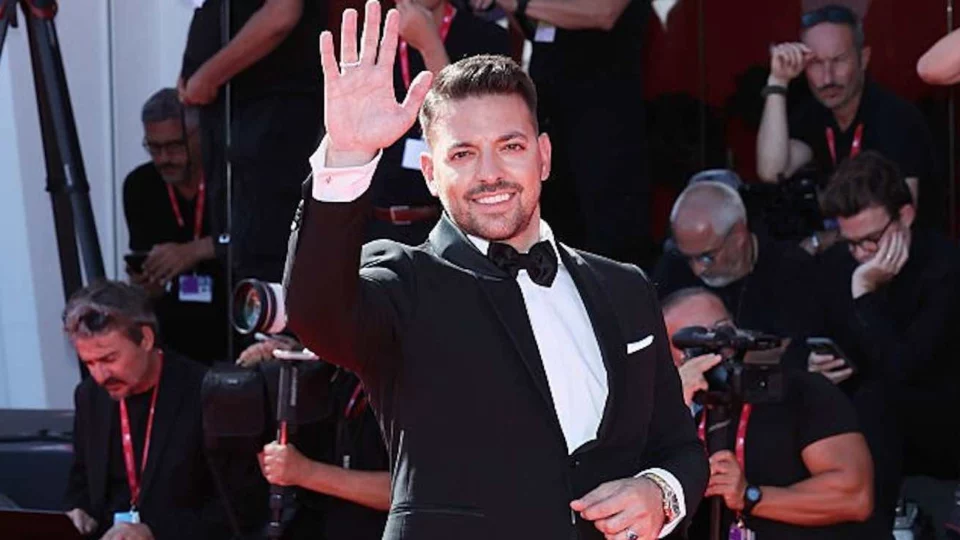 Diego Granese conquista il red carpet alla prima di The Voice of Hind Rajab alla 82ª Mostra di Venezia