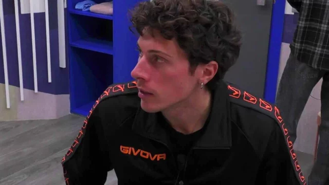 Al GF Francesco racconta perché ha lasciato la sua ex, ma lei lo smonta sui social