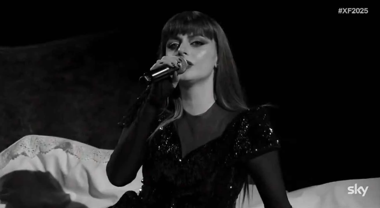Annalisa si prende il palco di X Factor con un’esibizione da applausi (VIDEO)