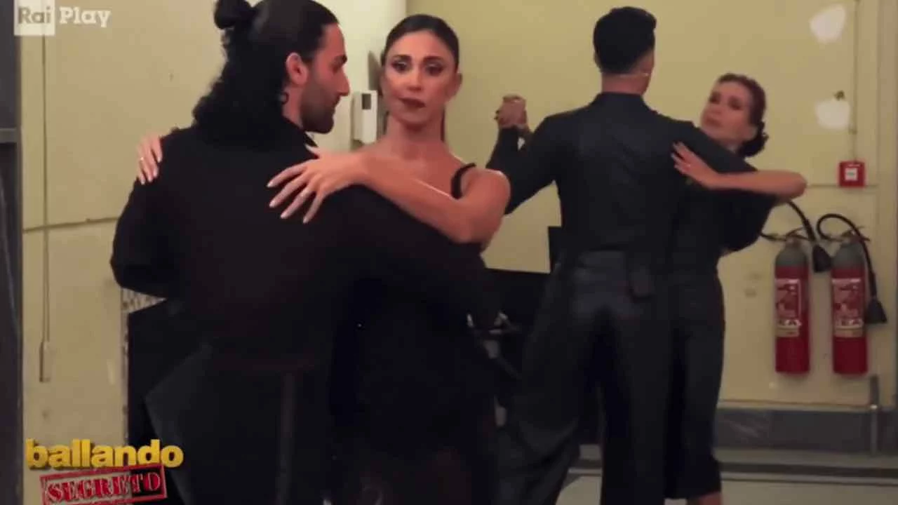 Retroscena sull’incontro tra Belen Rodriguez e Barbara d’Urso nel backstage di Ballando