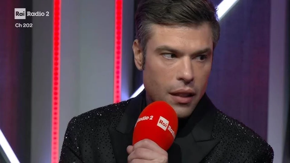 Fedez si prende una 'pausa' dai social e rivela i motivi di questa scelta